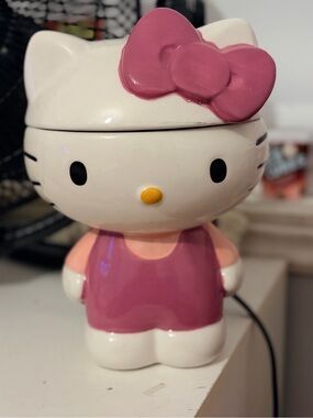 Sanrio Hello Kitty Ceramic Jar in White and Pink